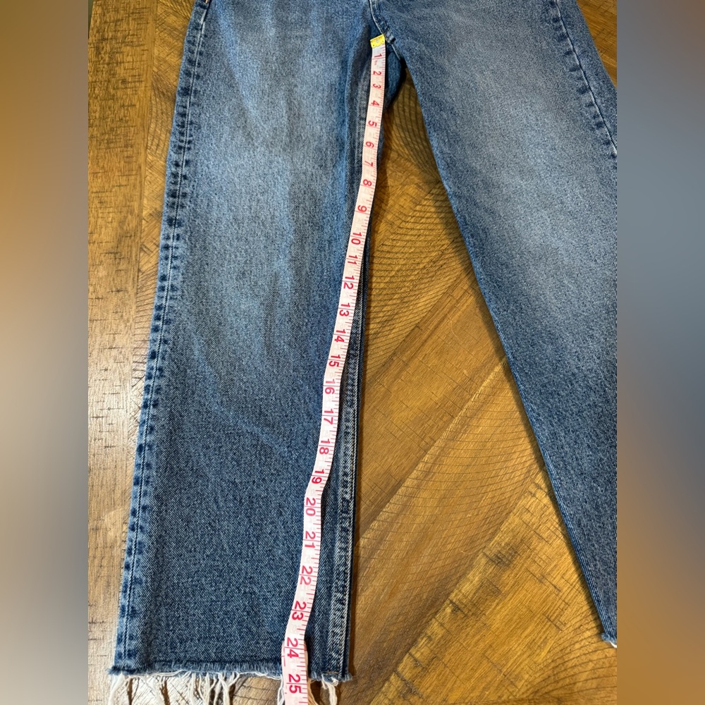 SOLD Zara Light Blue High Waist Crop 90’s Jean With Raw Hem Size 4 - Picture 9 of 14